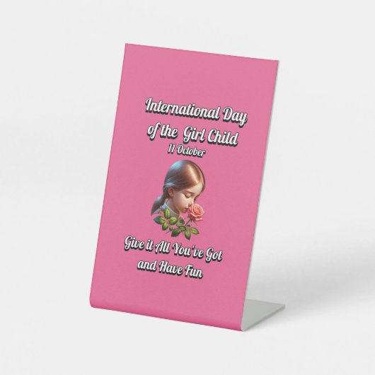 女国際的の日。おもしろい 台座サイン (正面)