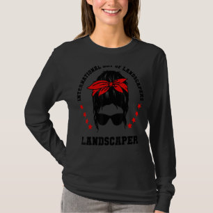 女国際的人接近新聞Messy Bun Gap Tシャツ