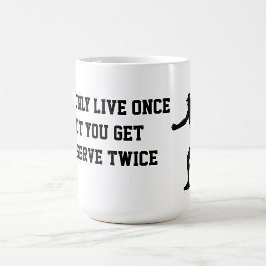 女子おもしろい選手のシルエット付きテニスマグ コーヒーマグカップ (中央)