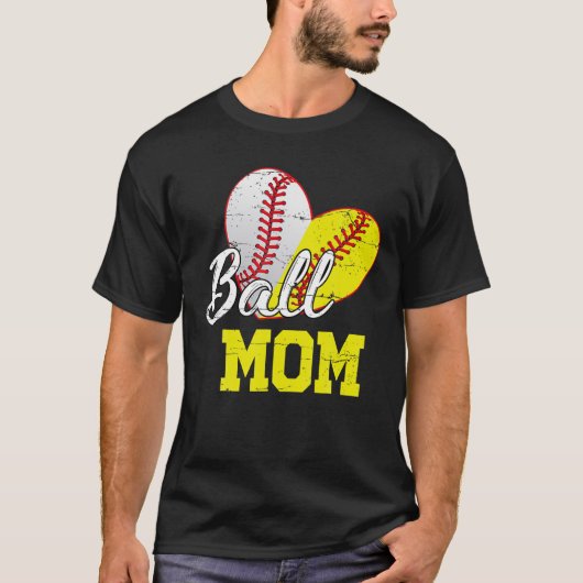 女子おもしろいMのボール母ソフトボール野球ギフト Tシャツ (正面)