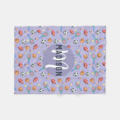 女子かわいい紫のサッカーバスケットボールの子供たち フリースブランケット (正面(横))