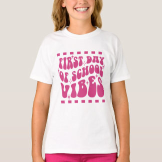 女子の通学初日 Tシャツ