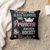 女子アイスホッケーこのプリンセスはホッケースケートを着用 クッション (ブランケット)