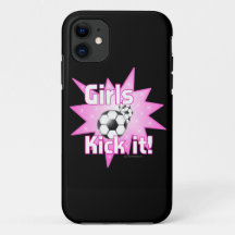 女子サッカーで蹴る