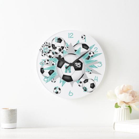 女子サッカーボールのパンク光ティール（緑がかった色）グレイ星 ラージ壁時計 (ホーム)