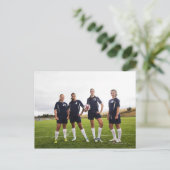 女子サッカー10代の選手の集団肖像画 ポストカード (スタンド正面)