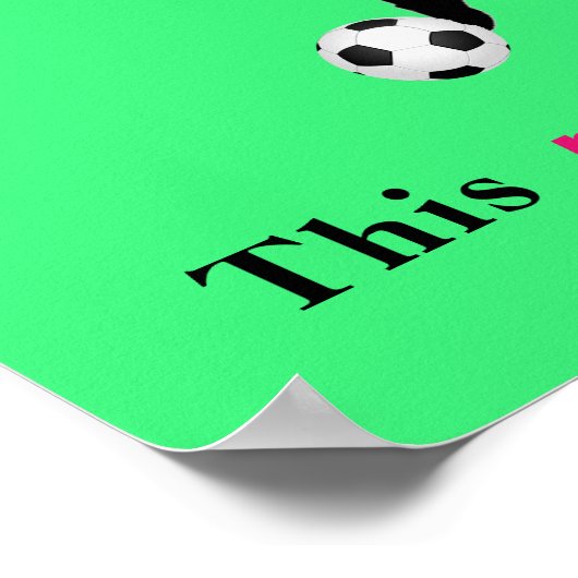 女子サッカー – この王女はクリートを着ている! ポスター (角)