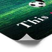 女子サッカー – この王女はクリートを着ている！ ポスター (角)