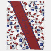 女子スポーツルームのデコメーターマルーンブルーサッカー フリースブランケット (正面)