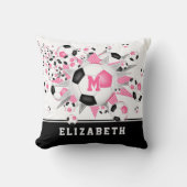 女子スポーツルームサッカーボールがピンク色の黒を出す クッション (正面)