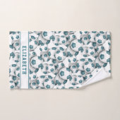 女子ティール（緑がかった色）白サッカーボールのパターンパーソナライズされた バスタオルセット (ハンドタオル)