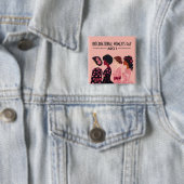 女子デー国際的グローバル女子ピンクフローラ 缶バッジ (インサイチュ)