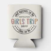 女子トリップで何が起こカスタムるか女子ウィークエンド 缶クーラー (裏面)