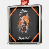 女子バスケットボールの水色パーソナライズされた メタルオーナメント (左)