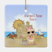 女子パーソナライズされたビーチクールベビー第1回クリスマス セラミックオーナメント (裏面)