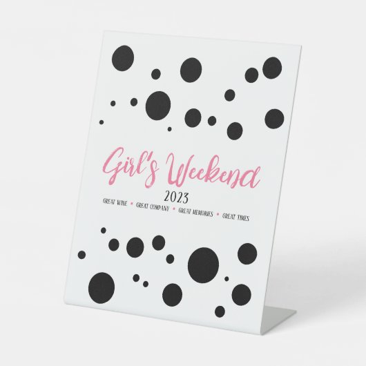 女子パーソナライズされた週末ピンク点々のある 台座サイン (正面)
