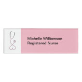 女子ヘルスナースピンクステソスコープデザイン 名札 (正面)