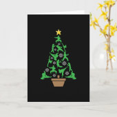 女子武術 - 女の子空手 クリスマスツリー カード (黄色い花)