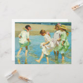 女子歩くインウォーター・バイ・ザ・シーショアビーチ カード (正面/裏面インサイチュ)