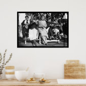 女子編み物インアルバニア1923 ポスター (キッチン)