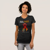 女実在が火事と戦う Tシャツ (正面フル)