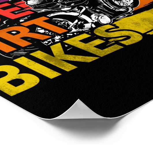 女実在子がダートバイクに乗るモトクロス愛好家 ポスター (角)