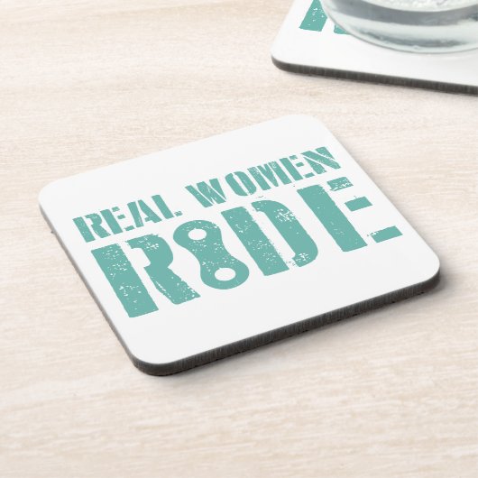 女実在性に乗る コースター (左側)