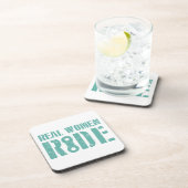 女実在性に乗る コースター (右側)