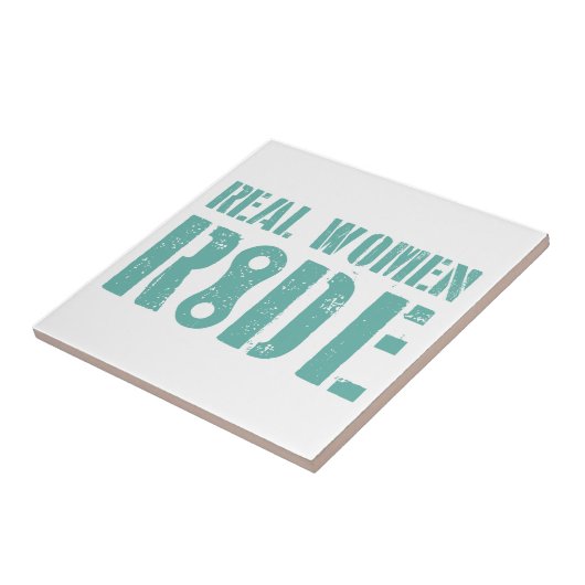 女実在性に乗る タイル (側面)