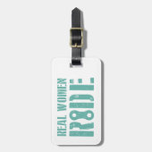 女実在性に乗る ラゲッジタグ (正面縦)