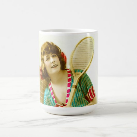 女性およびテニス コーヒーマグカップ (中央)