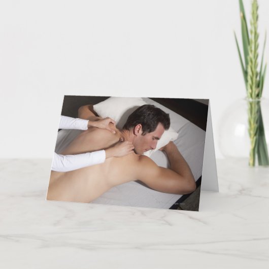 女性からの背部マッサージを持っている人 カード (正面)