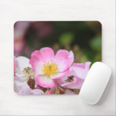 女性かわいらし向けピンクの野生バラ花 マウスパッド (マウス)