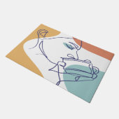 女性がコーヒーを飲むラインアートスケッチのポスター ドアマット (アングル)