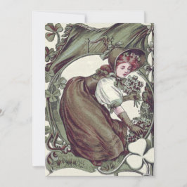 女性がシロツメクサを選ぶ シロツメクサ 招待状