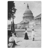 女性が付いている国会議事堂の建物の外面 クリップボード (裏面)