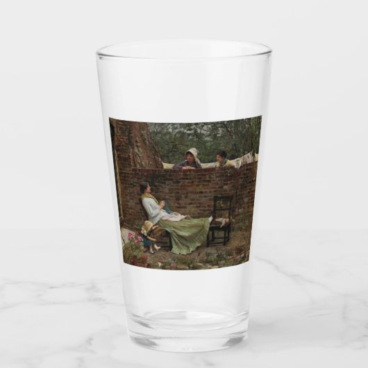 女性が庭の壁の上でチャット（ゴシップ） タンブラーグラス (正面)