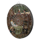 女性が庭の壁の上でチャット（ゴシップ） ダーツボード (正面右)