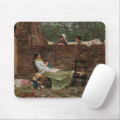 女性が庭の壁の上でチャット(ゴシップ) マウスパッド (マウス)