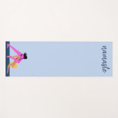 女性がCat Lブルーでポーズするナマステよぎエクササイズ ヨガマット (正面(横))