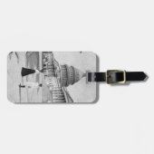 女性との国会建物の外観 ラゲッジタグ (正面横)