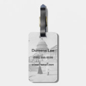 女性との国会建物の外観 ラゲッジタグ (裏面縦)