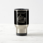 女性とバイクでのバイクもしくは自転車に乗る人 トラベルマグ (中央)