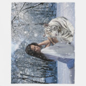 女性とホワイトタイガー フリースブランケット (正面)