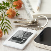 女性とライブラリのカードカタログヴィンテージスタイル キーホルダー (正面右)