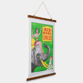 女性と乗馬ゾウを示すサーカスのポスター。 吊り下げ型タペストリー (傾斜あり)