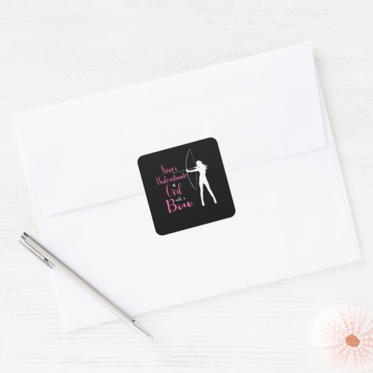 女性と女の子のためのアーチェリーママ矢印ボウ狩り スクエアシール (封筒)