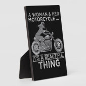 女性と彼女のオートバイの芸術ギフトバイクもしくは自転車に乗る人 フォトプラーク (側面)