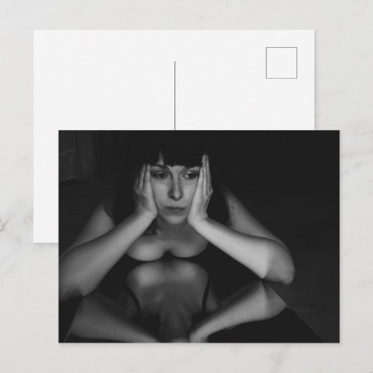 女性と鏡 ポストカード (正面/裏面)