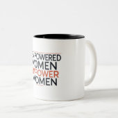 女性に力を与える力を与える ツートーンマグカップ (正面右)